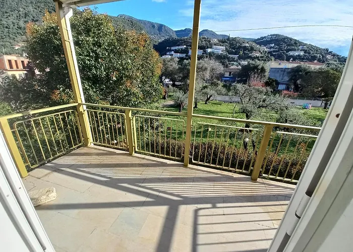 Ipsos Apartment